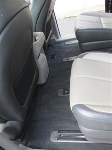 2017 Kia Sedona LX Plus   - Photo 14 - Mishawaka, IN 46545