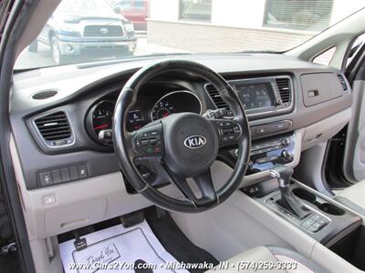 2017 Kia Sedona LX Plus   - Photo 10 - Mishawaka, IN 46545