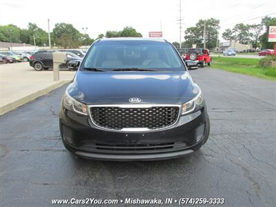 2017 Kia Sedona LX Plus   - Photo 2 - Mishawaka, IN 46545