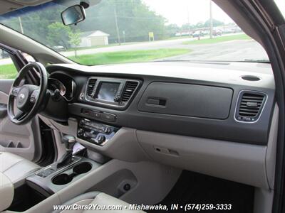 2017 Kia Sedona LX Plus   - Photo 23 - Mishawaka, IN 46545