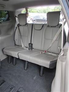 2017 Kia Sedona LX Plus   - Photo 16 - Mishawaka, IN 46545