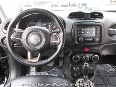 2017 Jeep Renegade Limited 4x4   - Photo 18 - Mishawaka, IN 46545