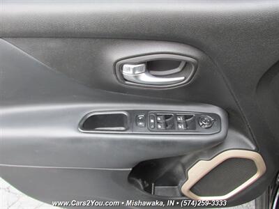 2017 Jeep Renegade Limited 4x4   - Photo 7 - Mishawaka, IN 46545