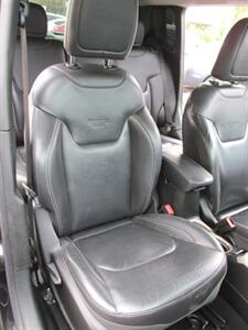 2017 Jeep Renegade Limited 4x4   - Photo 16 - Mishawaka, IN 46545