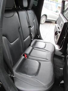2017 Jeep Renegade Limited 4x4   - Photo 14 - Mishawaka, IN 46545