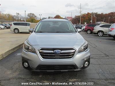 2018 Subaru Outback 2.5i Premium AWD   - Photo 2 - Mishawaka, IN 46545