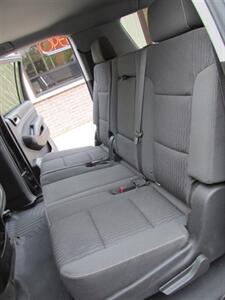 2015 Chevrolet Suburban LS 4x4 - Photo 12 - Mishawaka, IN 46545