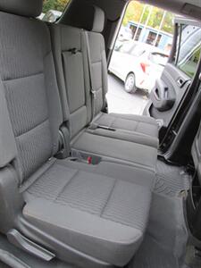2015 Chevrolet Suburban LS 4x4 - Photo 18 - Mishawaka, IN 46545