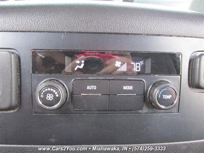 2015 Chevrolet Suburban LS 4x4 - Photo 14 - Mishawaka, IN 46545