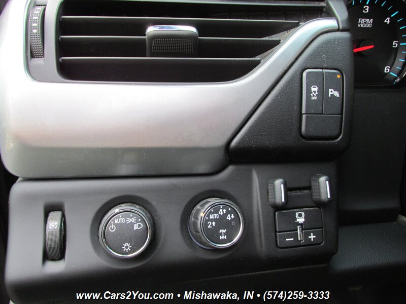 2015 Chevrolet Suburban LS 4x4 - Photo 22 - Mishawaka, IN 46545
