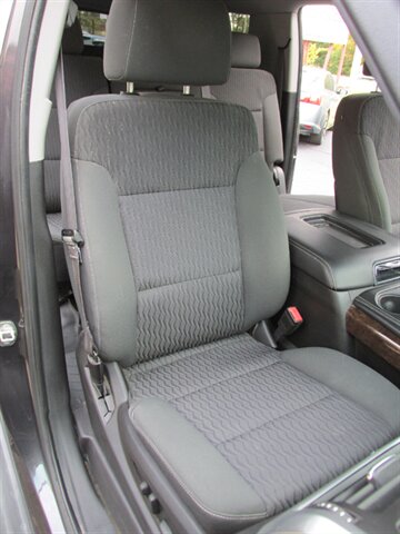 2015 Chevrolet Suburban LS 4x4 - Photo 20 - Mishawaka, IN 46545
