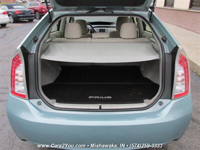 2015 Toyota Prius Hybrid Electric   - Photo 13 - Mishawaka, IN 46545