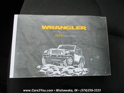 2016 Jeep Wrangler Sport 4x4   - Photo 21 - Mishawaka, IN 46545