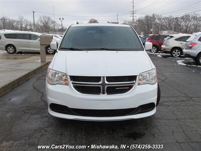 2015 Dodge Grand Caravan SE Plus   - Photo 2 - Mishawaka, IN 46545