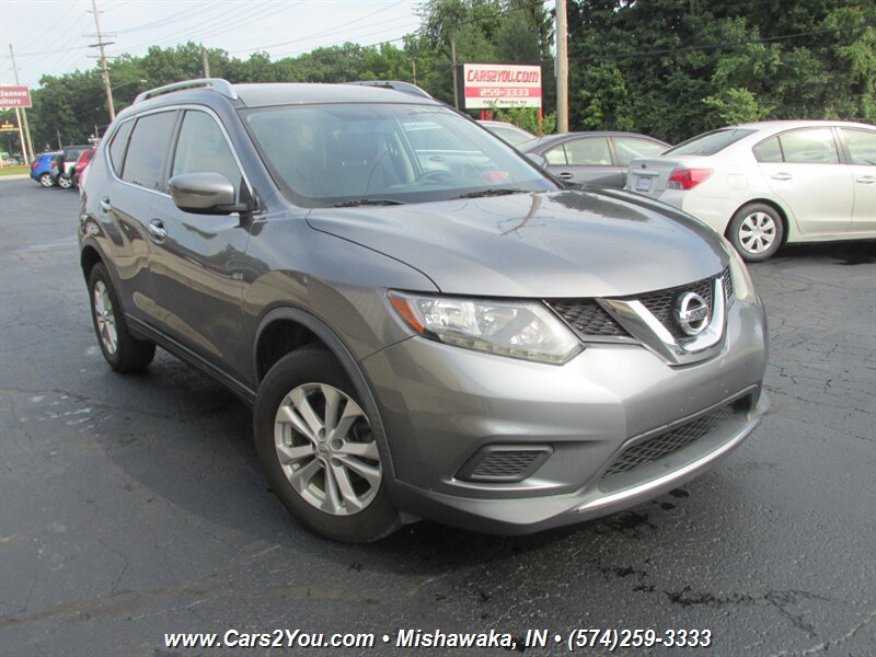 2016 Nissan Rogue SV AWD - Photo 1 - Mishawaka, IN 46545