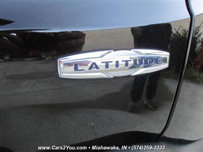 2019 Jeep Renegade Latitude 4x4   - Photo 9 - Mishawaka, IN 46545