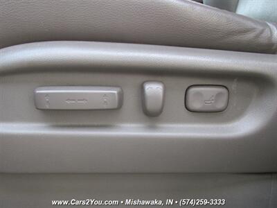 2015 Honda Odyssey Touring Elite   - Photo 12 - Mishawaka, IN 46545