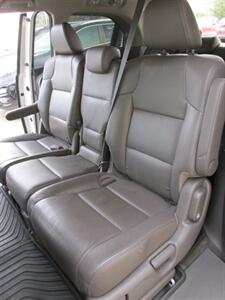 2015 Honda Odyssey Touring Elite   - Photo 13 - Mishawaka, IN 46545