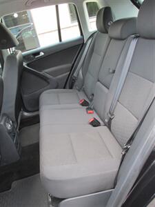 2012 Volkswagen Tiguan SE   - Photo 11 - Mishawaka, IN 46545