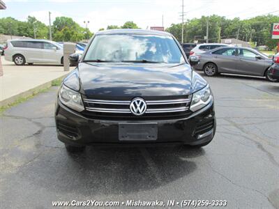 2012 Volkswagen Tiguan SE   - Photo 2 - Mishawaka, IN 46545