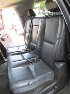 2009 Cadillac Escalade ESV 4x4   - Photo 13 - Mishawaka, IN 46545
