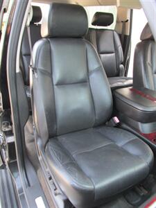 2009 Cadillac Escalade ESV 4x4   - Photo 24 - Mishawaka, IN 46545