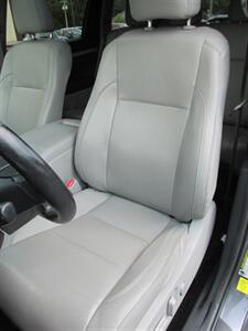 2015 Toyota Highlander XLE 4x4   - Photo 11 - Mishawaka, IN 46545
