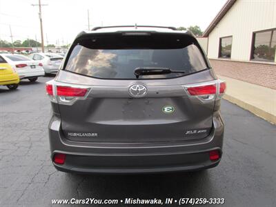 2015 Toyota Highlander XLE 4x4   - Photo 4 - Mishawaka, IN 46545