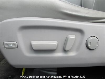 2015 Toyota Highlander XLE 4x4   - Photo 12 - Mishawaka, IN 46545