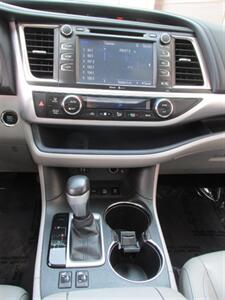 2015 Toyota Highlander XLE 4x4   - Photo 27 - Mishawaka, IN 46545