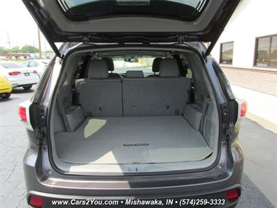 2015 Toyota Highlander XLE 4x4   - Photo 15 - Mishawaka, IN 46545