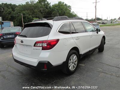 2019 Subaru Outback 2.5i Premium AWD   - Photo 6 - Mishawaka, IN 46545