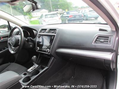 2019 Subaru Outback 2.5i Premium AWD   - Photo 20 - Mishawaka, IN 46545