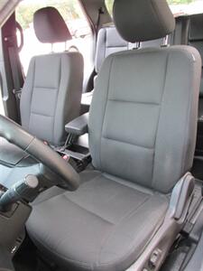 2017 Ford Explorer 4x4   - Photo 11 - Mishawaka, IN 46545