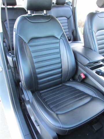 2023 Ford Edge SEL AWD - Photo 19 - Mishawaka, IN 46545