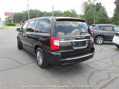 2013 Chrysler Town & Country Touring-L   - Photo 6 - Mishawaka, IN 46545