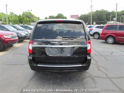 2013 Chrysler Town & Country Touring-L   - Photo 5 - Mishawaka, IN 46545