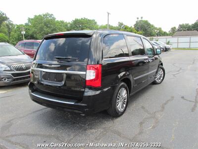 2013 Chrysler Town & Country Touring-L   - Photo 4 - Mishawaka, IN 46545