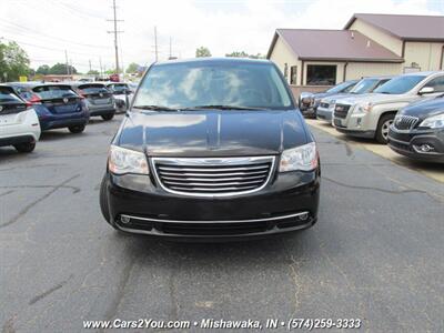 2013 Chrysler Town & Country Touring-L   - Photo 2 - Mishawaka, IN 46545