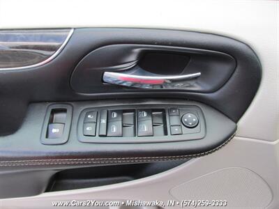 2013 Chrysler Town & Country Touring-L   - Photo 8 - Mishawaka, IN 46545