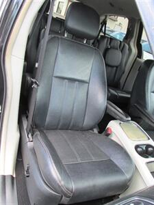 2013 Chrysler Town & Country Touring-L   - Photo 20 - Mishawaka, IN 46545