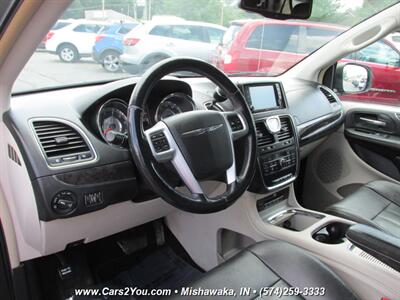 2013 Chrysler Town & Country Touring-L   - Photo 9 - Mishawaka, IN 46545