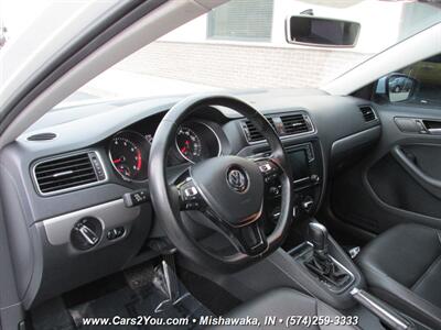2018 Volkswagen Jetta 1.4T SE   - Photo 11 - Mishawaka, IN 46545
