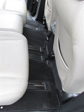 2013 Mazda CX-9 Touring AWD - Photo 19 - Mishawaka, IN 46545