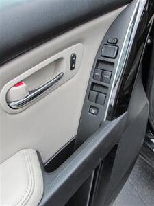 2013 Mazda CX-9 Touring AWD - Photo 8 - Mishawaka, IN 46545