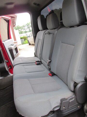 2015 Ford F-250 Super Duty XLT 4x4 - Photo 15 - Mishawaka, IN 46545