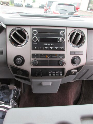2015 Ford F-250 Super Duty XLT 4x4 - Photo 26 - Mishawaka, IN 46545