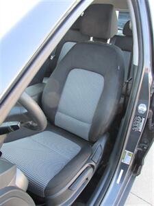 2020 Hyundai KONA SE   - Photo 11 - Mishawaka, IN 46545