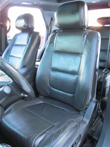 2014 Ford Explorer XLT 4x4   - Photo 11 - Mishawaka, IN 46545