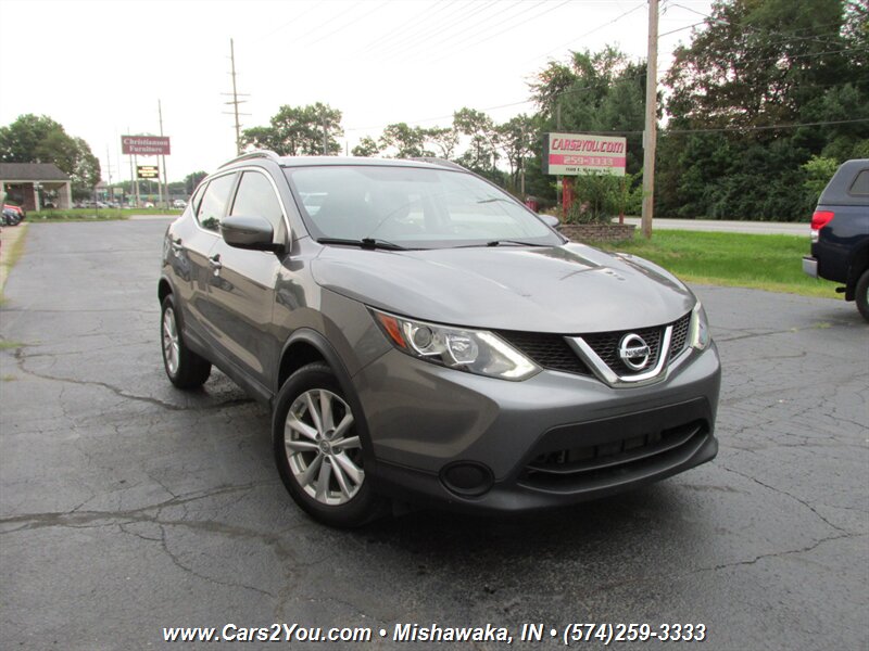 2017 Nissan Rogue Sport SV 4x4   - Photo 1 - Mishawaka, IN 46545